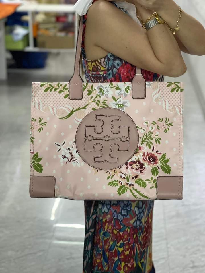 Tory Burch Tote bag, Luxury, Bags & Wallets on Carousell