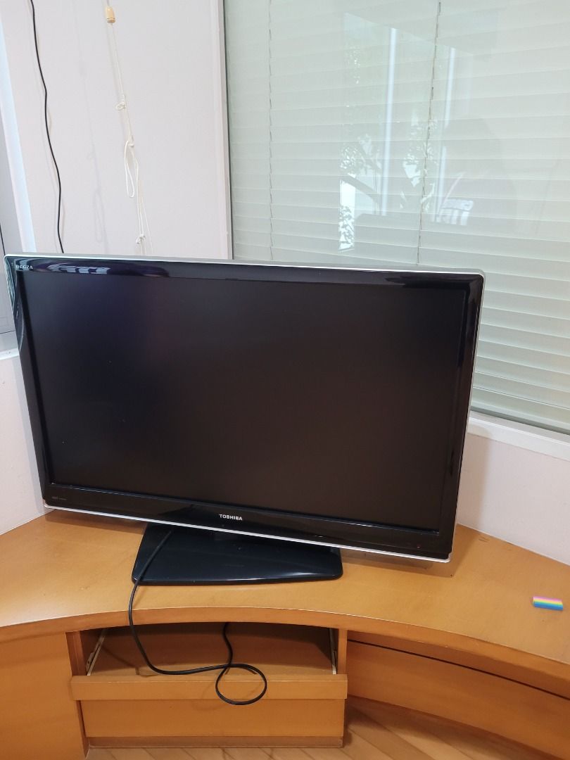 Toshiba 42 inch LCD TV, TV & Home Appliances, TV & Entertainment, TV on