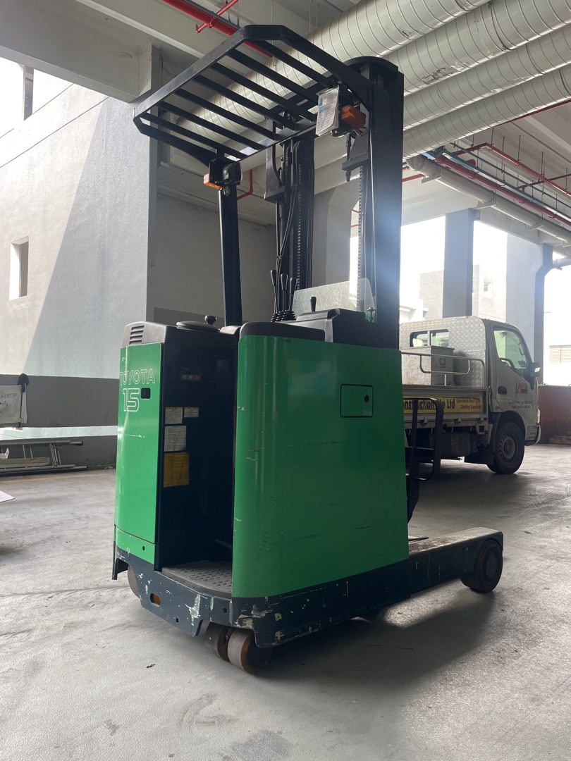 Toyota Fork Lift 1.5 Tons, Everything Else on Carousell