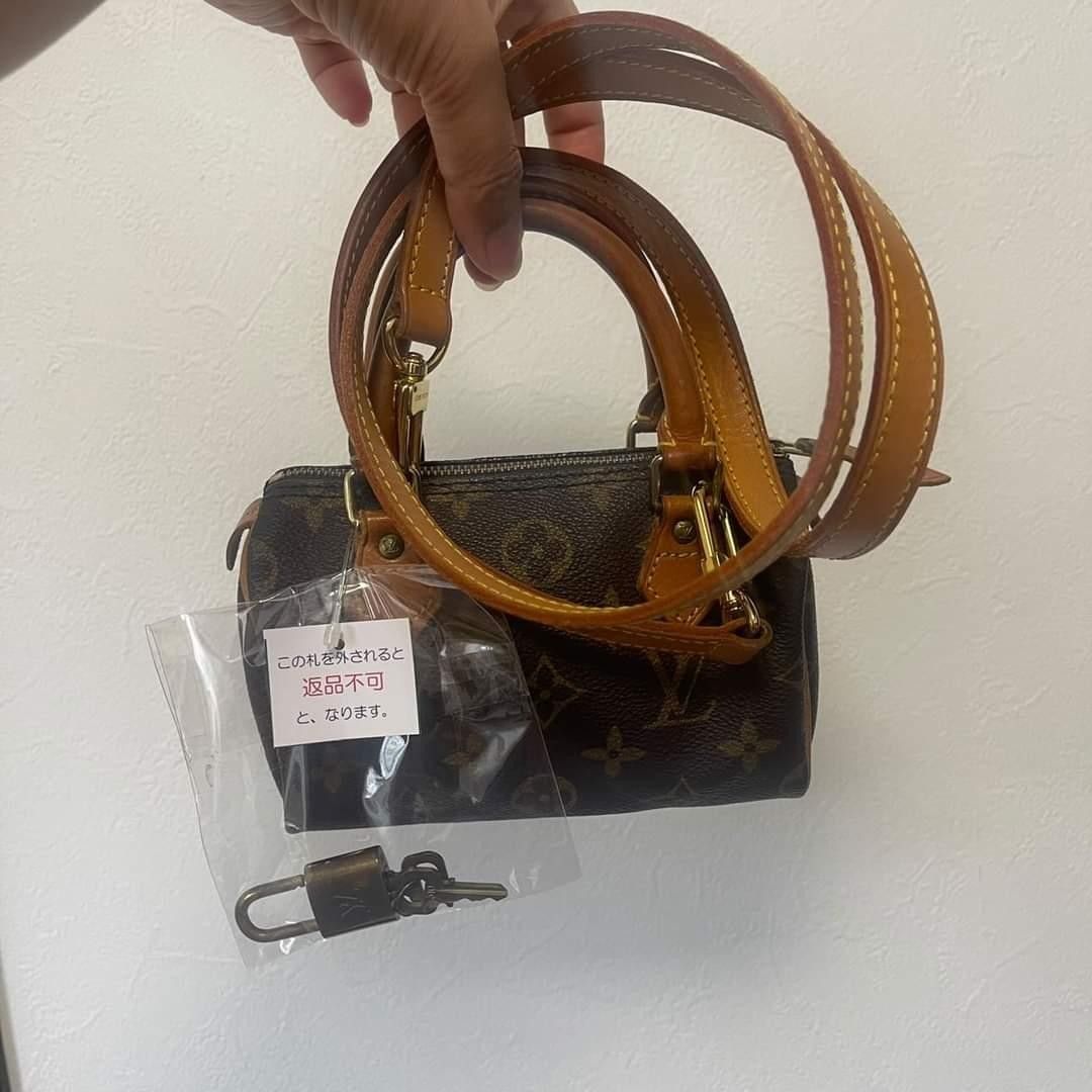 Vintage Louis Vuitton Mini Speedy Bag (Category: Luxury Bags & Wallets) located in Quezon City. Submitted by pbee.preloved (Listing ID 1210384303, Image 3). Description: Vintage Louis Vuitton Mini Speedy HL Bought in Japan pre-loved market (bought from an online store) Guaranteed authentic, you can search the code online Will send more pics when requested manage expectations as it is secondhand The longstrap is in great condition though It's supe