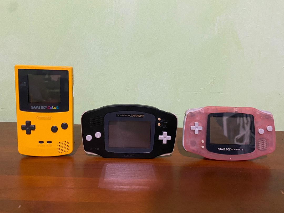 *WORKING* Nintendo Gameboy Color and Advance, Video Gaming, Video Game ...