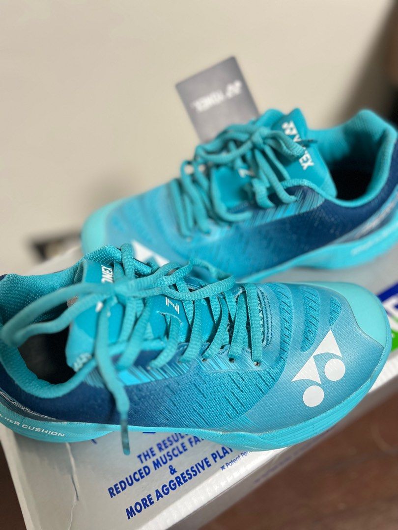 Yonex Aerus Badminton shoes