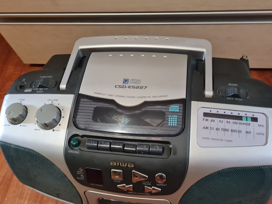 Aiwa Boombox Radio CD Cassette Player Vintage, Hobbies & Toys