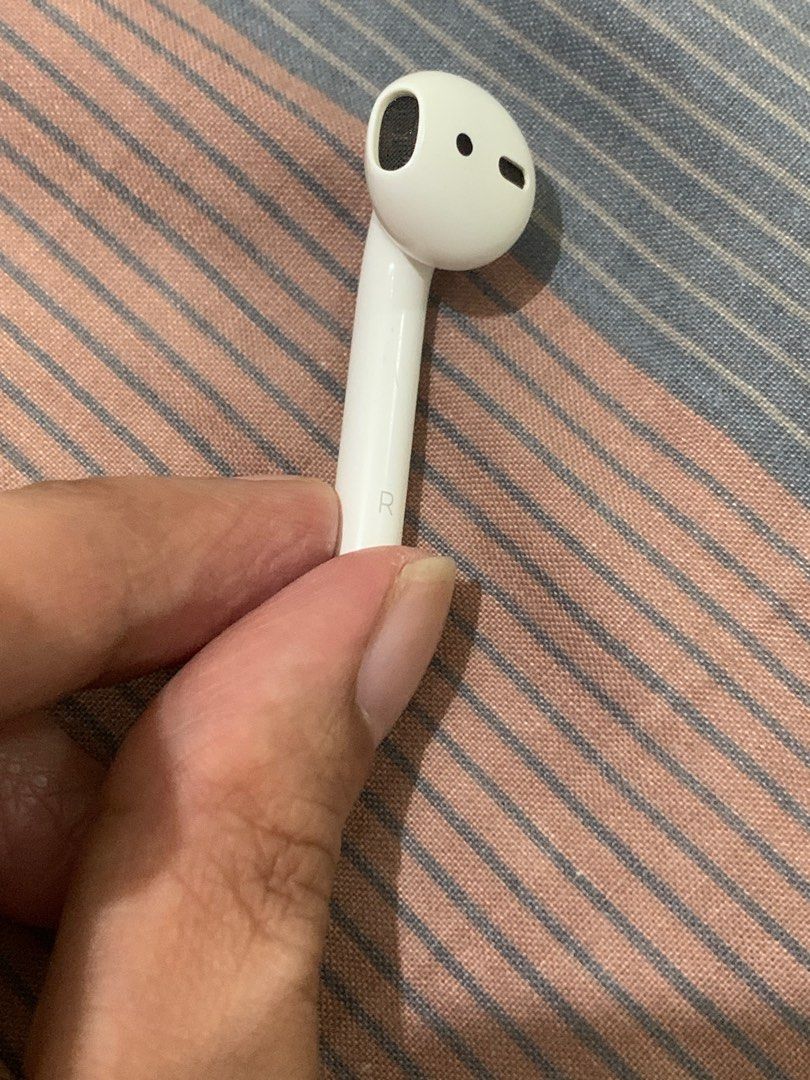 Airpods 2 right ear on sale