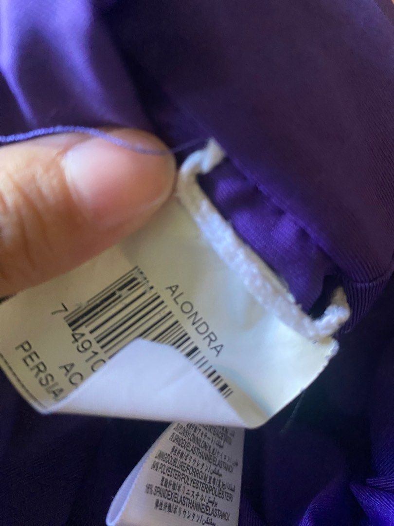 BCBG MAXAZRIA dress (Category: Evening dresses & gowns) located in Manila. Submitted by cocopuff01 (Listing ID 1210472144, Image 3). Description: BCBG Alondra Dress Negotiable Bought in US Does not fit me anymore Fits xs-medium.