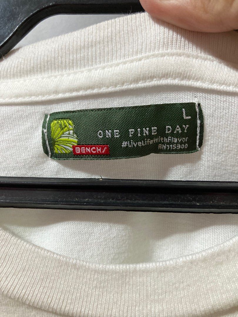 Bench Shirt (Category: Tshirts & Polo Shirts ) located in Quezon City. Submitted by tatuz04 (Listing ID 1210433134, Image 3). Description: Bench T-shirt Brand new with tag issue: no issue size: L (20x29).