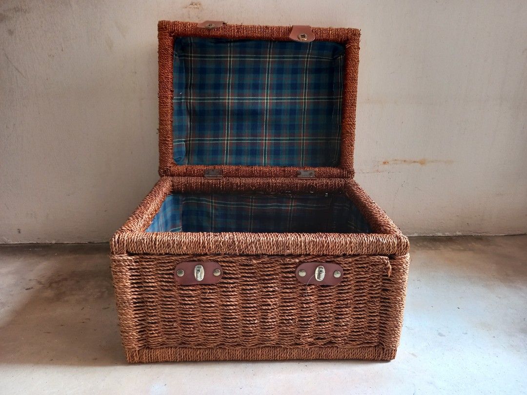 Big Rattan Straw Picnic Basket Organizer Storage Box with Handles