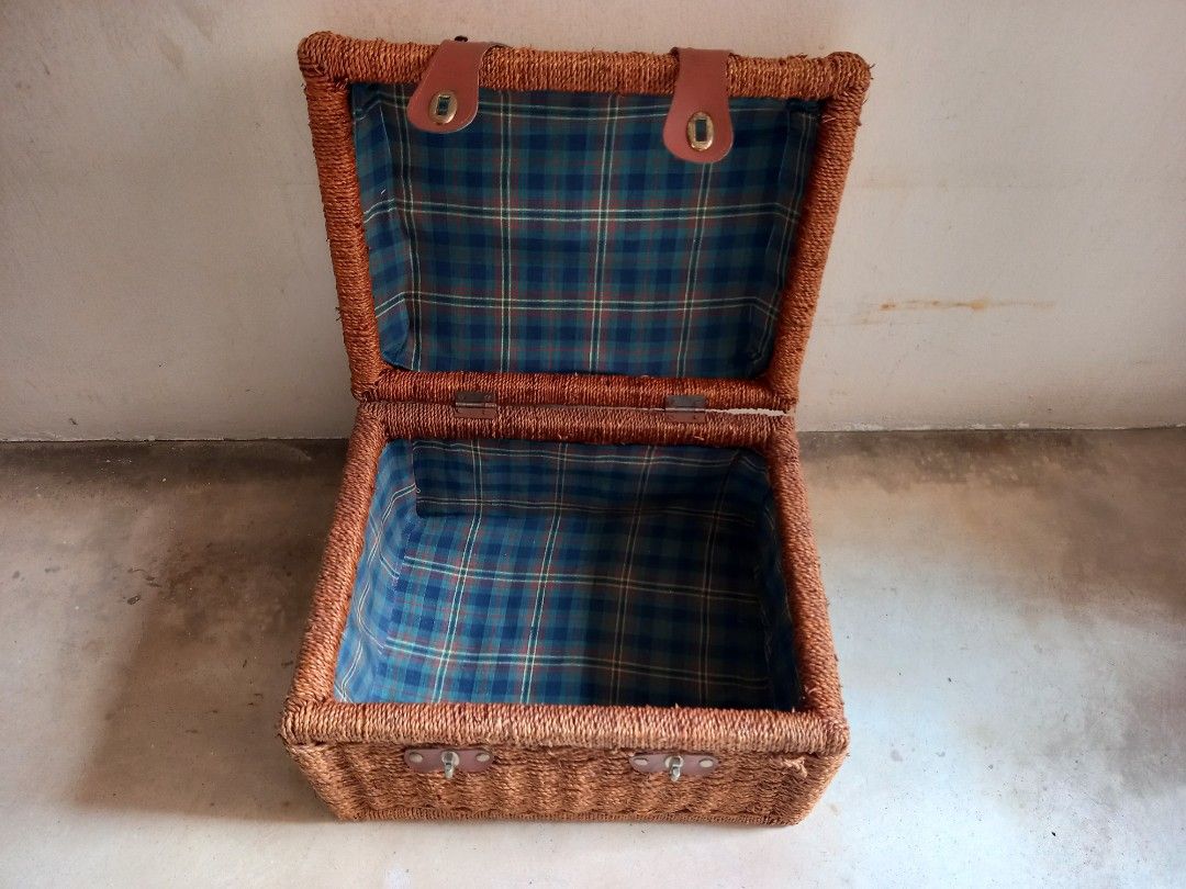 Big Rattan Straw Woven Picnic Basket Organizer Storage Box with Handles