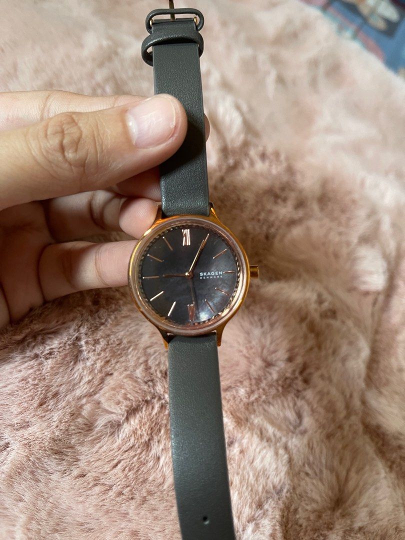 Brand New Skagen Watch (Category: Women's Watches) located in Makati City. Submitted by vireeza09 (Listing ID 1210483314, Image 1). Description: Brand New Skagen Watch 💯 Authentic from the US Comes in a generic Box PM for Inquiries 😊.