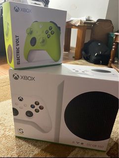 Brand new Xbox series s with extra controller