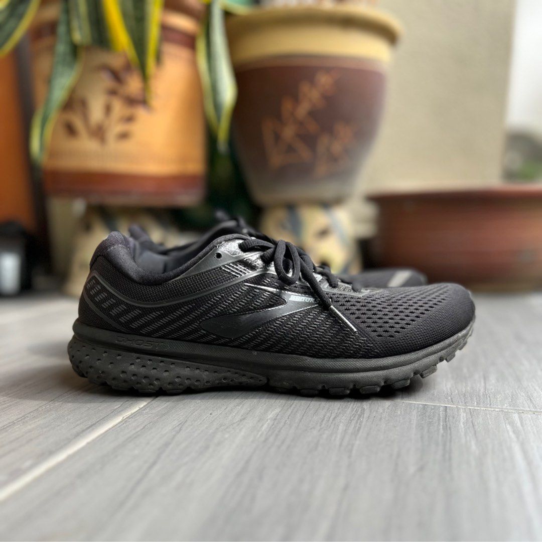 All black outlet brooks men's shoes