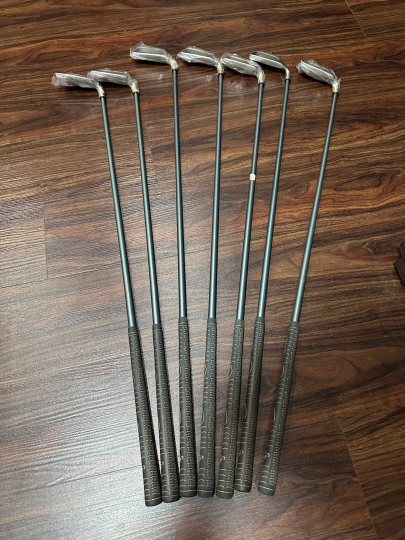 Callaway Ladies Golf Iron Set 7 Pc Set (6 sealed), Sports Equipment