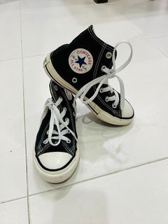 Chuck Taylor Converse Shoe (Little Kids High Top US12)