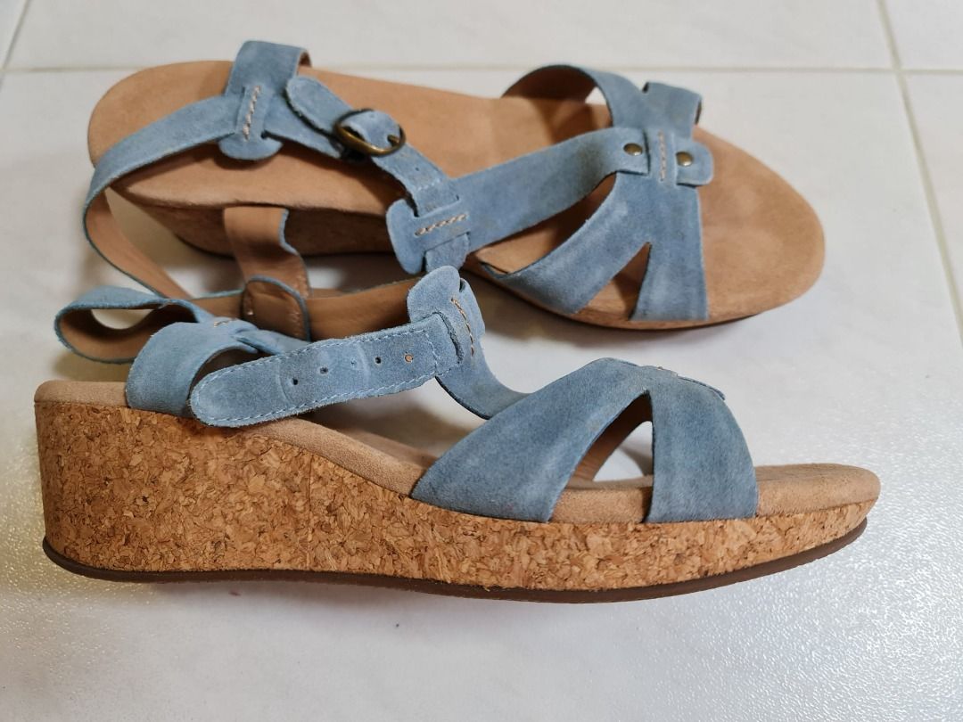 Clarks low wedge sandals top