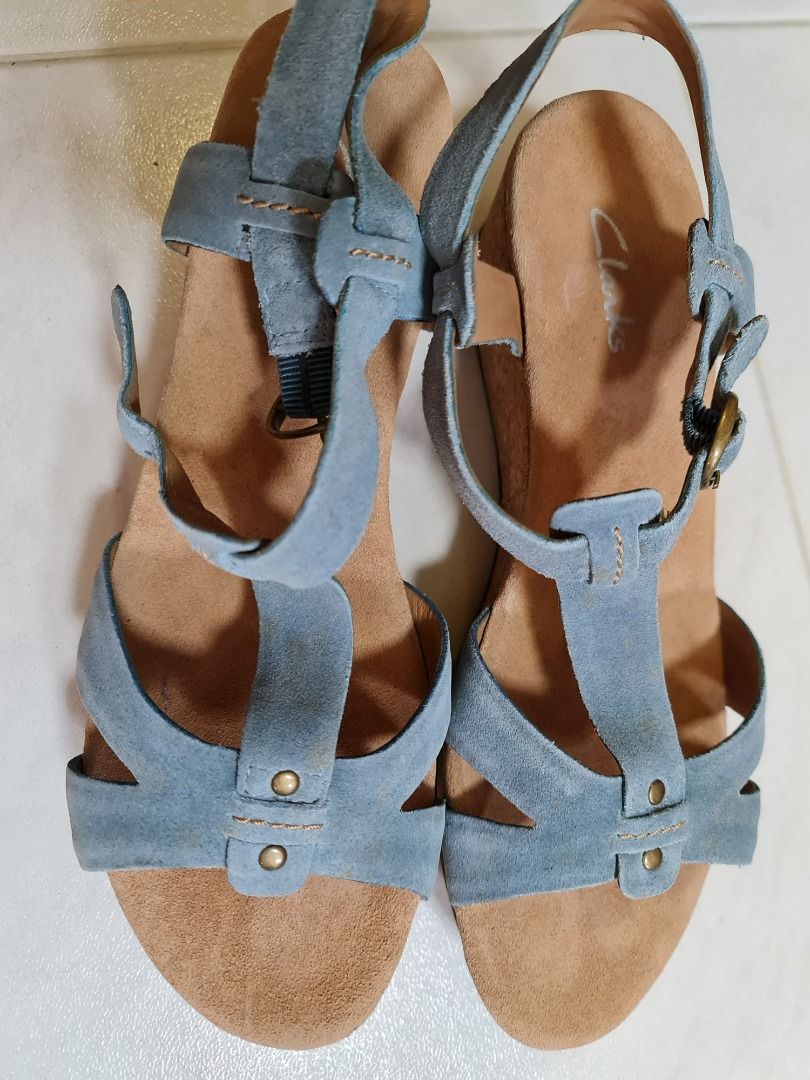 Clarks low wedge sandals deals
