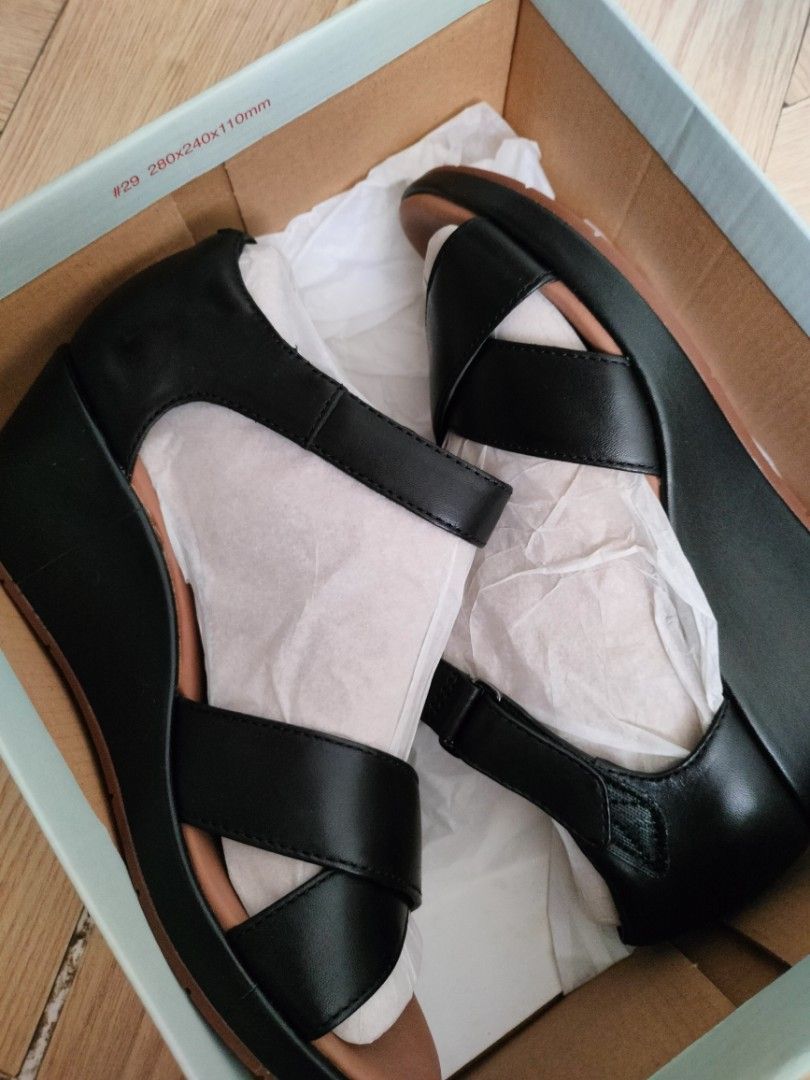 Clarks un plaza cross online