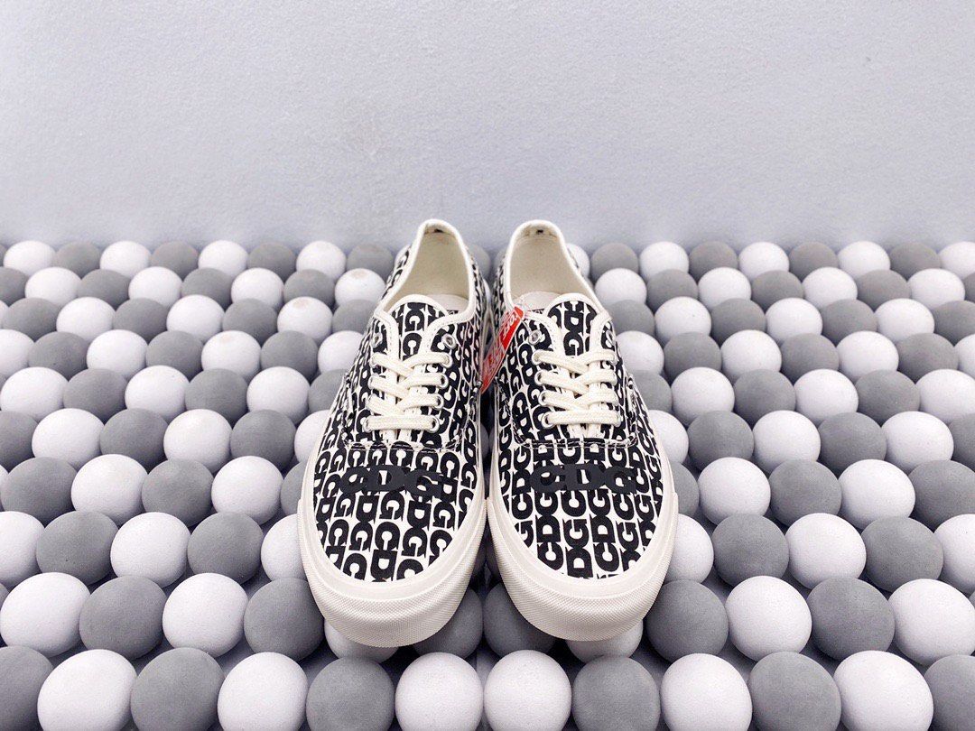 COMME DES GARCONS CDG X VANS OG AUTHENTIC LX CDG PRINT BLANC DE BLANC All sizes available Men s Fashion Footwear Sneakers on Carousell