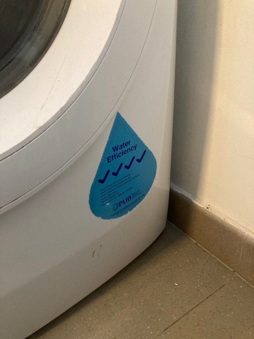 Electrolux Washing Machine (4 ticks), TV & Home Appliances, Washing