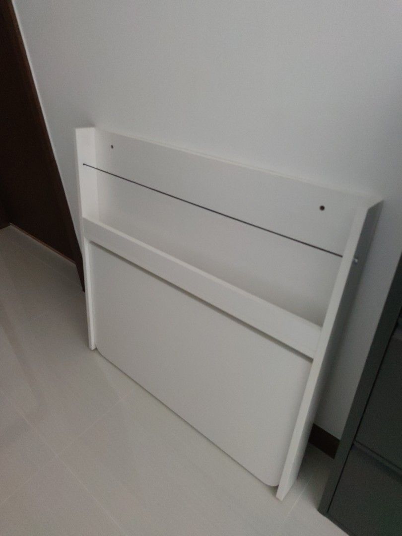 Foldable table (Category: Tables & Sets) located in Singapore. Submitted by cheapchapchup (Listing ID 1210520473, Image 3). Description: brand new but no box bought it for new house but wrong dimension. assemble screw all still in packing, qll brand new..