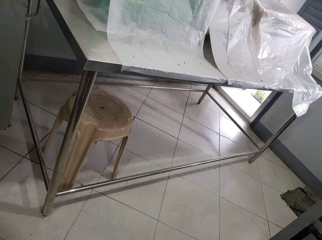 Gas Oven (package) Stainless Banca and Table (Category: Bakeware) located in Quezon City. Submitted by Eyyy30 (Listing ID 1210523873, Image 3). Description: Gas Oven w/ Thermometer, Gas regulator + Wood Pala and other equipment + Stainless Banca 2x4 + Stainless Table 3x6ft *Kindly check other baking equipment, negotiable pag marami. RFS: wala na magaasikaso bakery Novaliches QC.