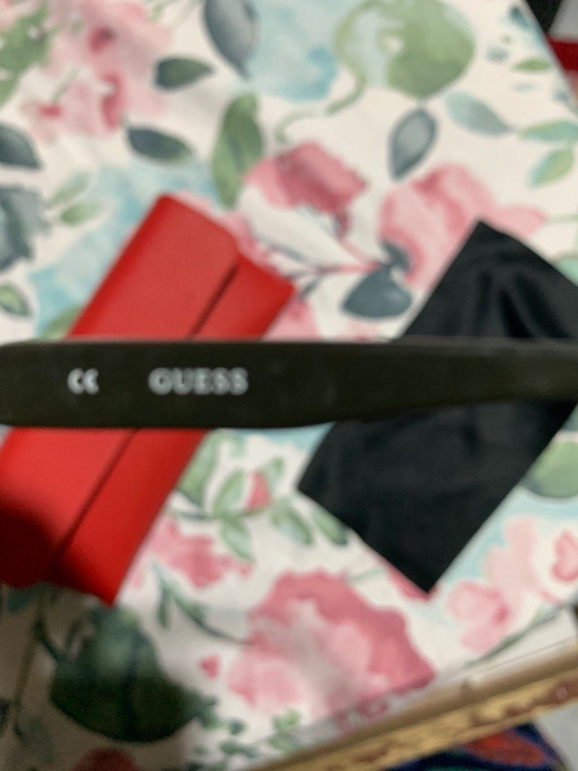 Guess Eyeglasses authentic (Category: Sunglasses & Eyewear) located in Pasig City. Submitted by gracious2021 (Listing ID 1210554826, Image 3). Description: Bought at SM Megamall Never used, just stored RFS: decluttering .