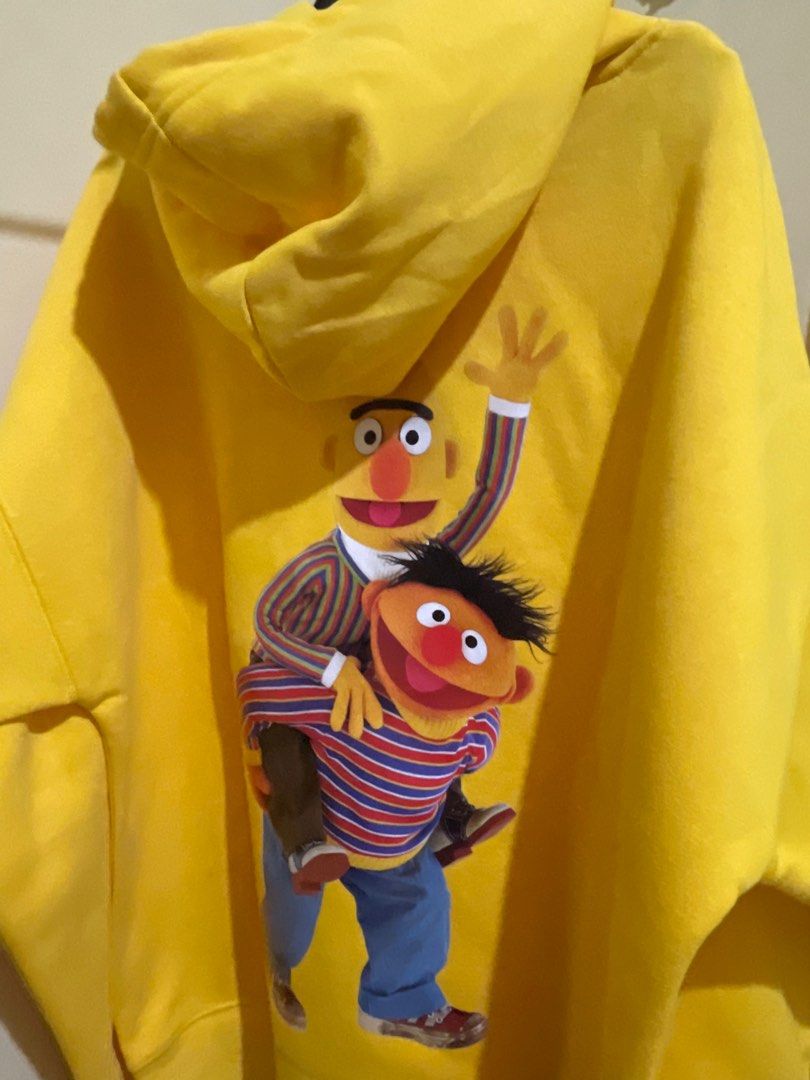 Hu0026M Hoodie Sesame Street , Men's Fashion, Coats, Jackets and Outerwear on  Carousell