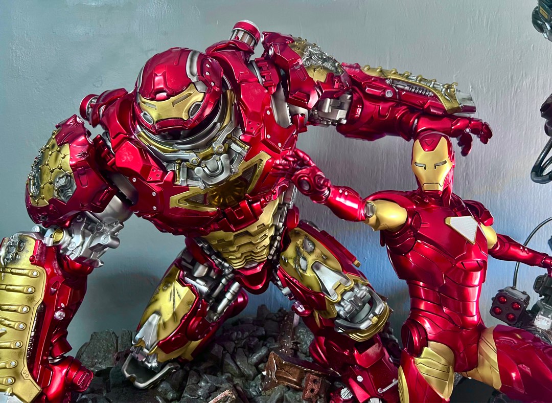 Hulkbuster 1/4 Statue (Xm Studios) , Hobbies & Toys, Toys & Games on