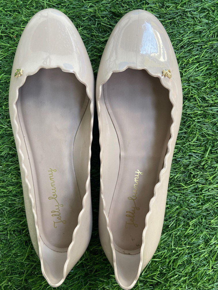 gold studded sliders