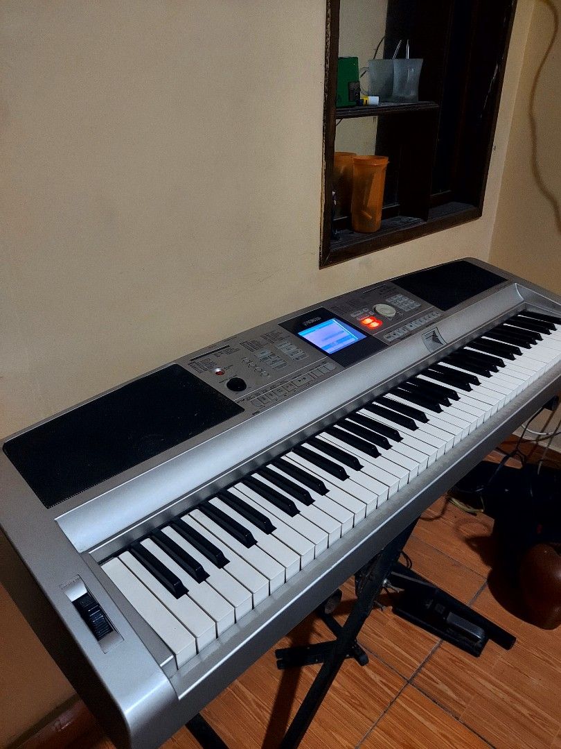 Yamaha dgx 305 price deals