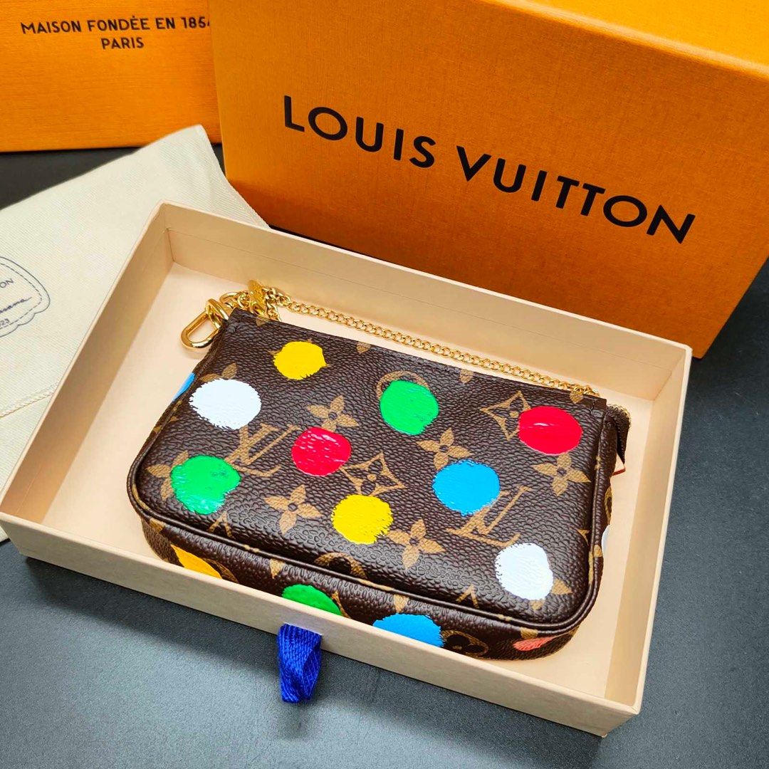 Louis-Vuitton-Yayoi-Kusama-Mini-Pochette-Accessoires-M81866