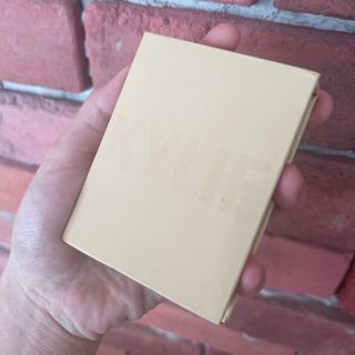 Kylie Cosmetic Highlighter Banana Split