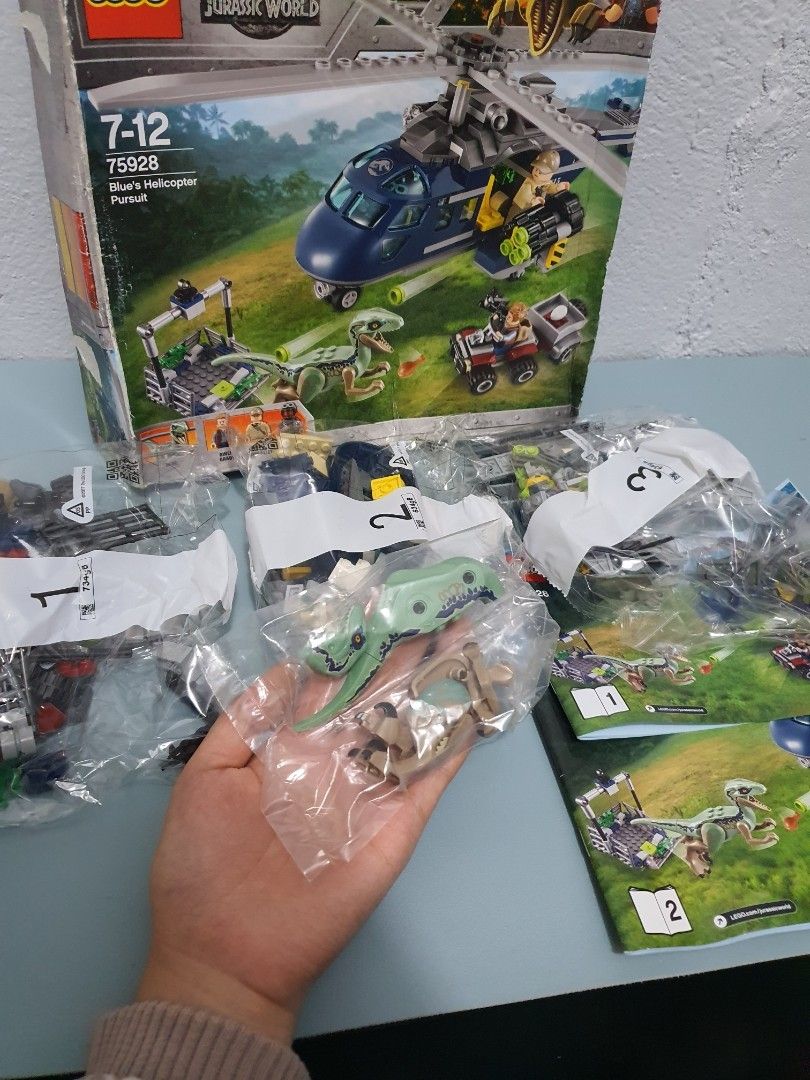 LEGO 75928 Jurassic World Blue s Helicopter Pursuit Hobbies