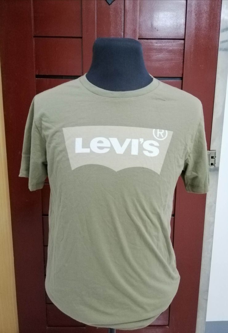 Levi'S Men Classic Graphic T-Shirt, NEUtrals, S, Men's Fashion, Tops &  Sets, Tshirts & Polo Shirts on Carousell