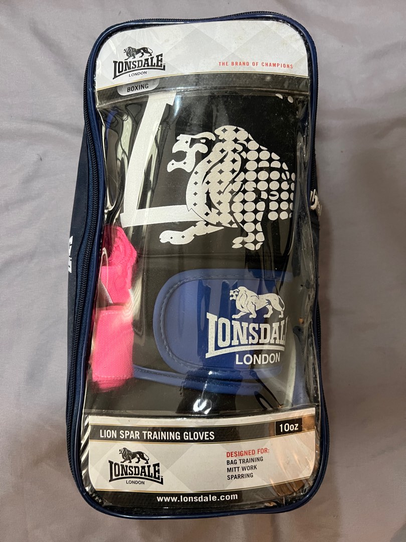 Lonsdale Boxing gloves, Sports Equipment, Sports & Games, Combat Sports