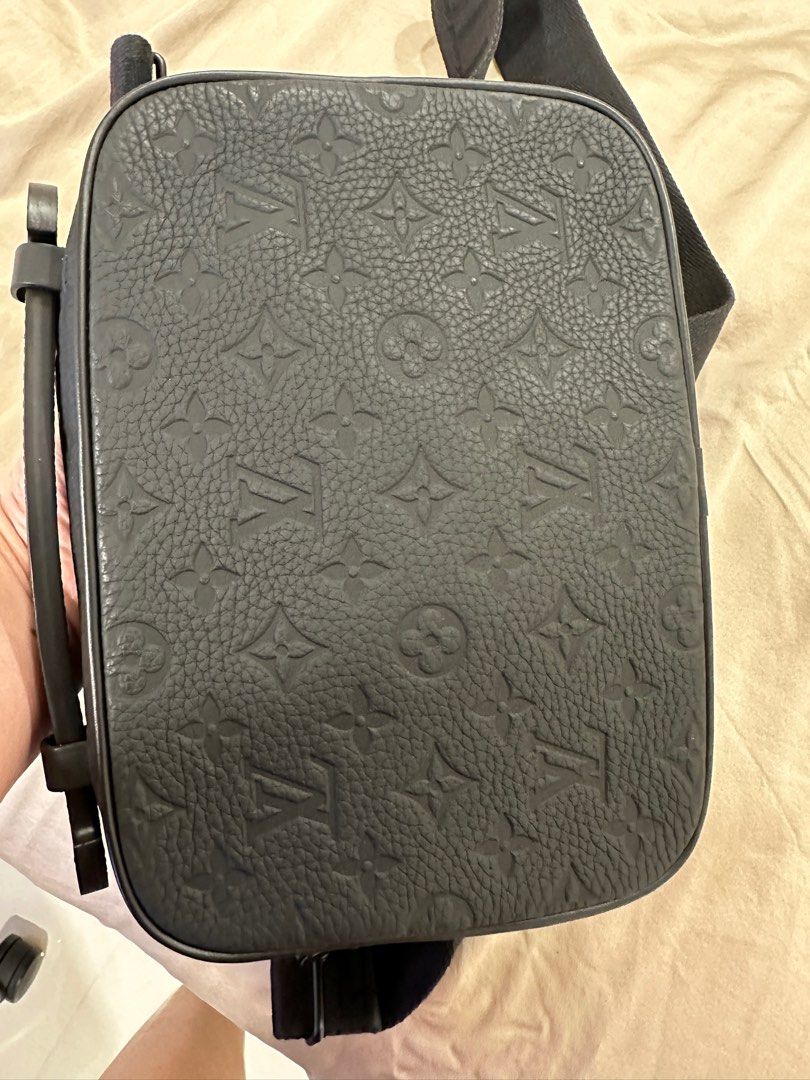 Louis Vuitton MONOGRAM Classic S Lock Messenger Bag Black M58489