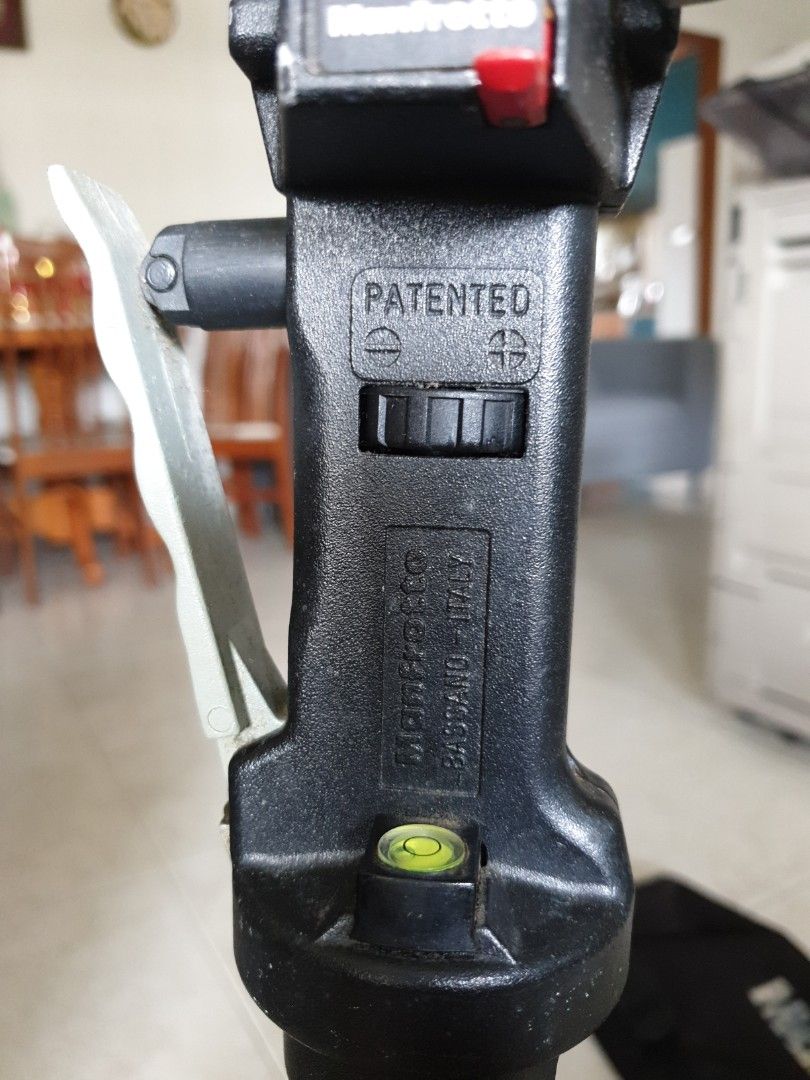 Manfrotto 190B tripod + Manfrotto Pistol Grip Ball Head & Manfrotto