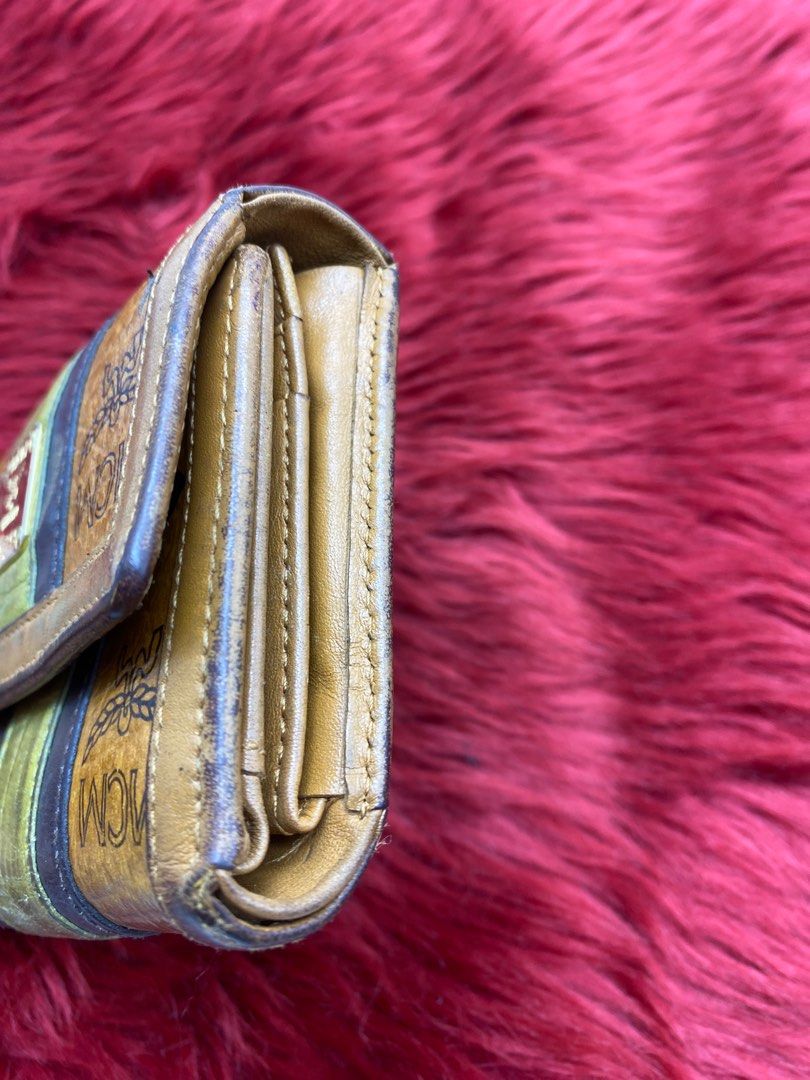 MCM TRIFOLD WALLET (Category: Luxury Bags & Wallets) located in Bacolod City. Submitted by chuchaystuffs (Listing ID 1210552505, Image 3). Description: For me it’s orig turntable kc screws wla lgn kc ako makitang white tag ...