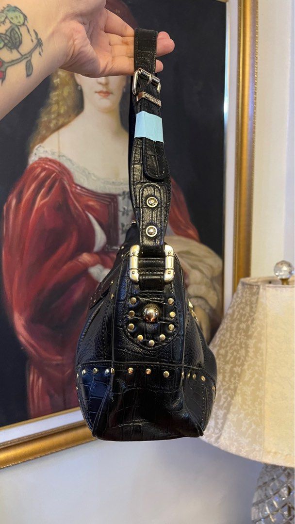 Metrocity Shoulder Bag (Category: Shoulder Bags) located in Dasmarinas. Submitted by laconsuturaph (Listing ID 1210484800, Image 2). Description: .