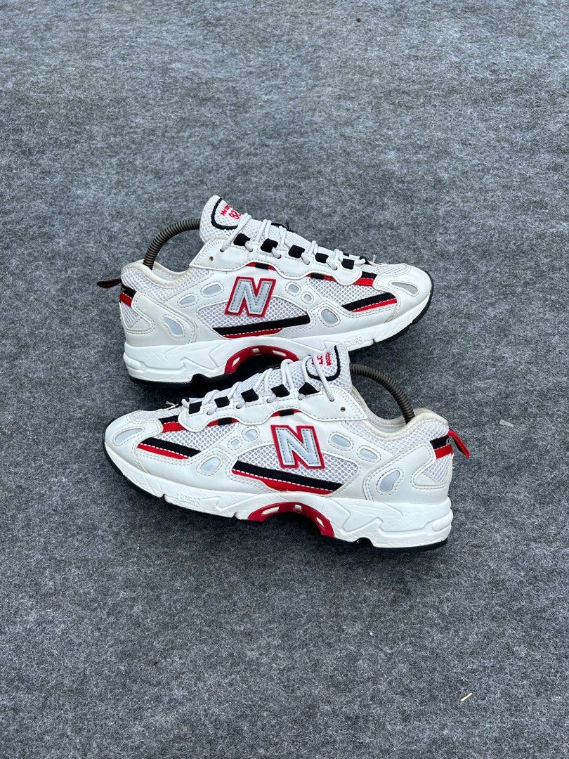 New Balance 827 White Red Fesyen Pria Sepatu Sneakers di Carousell