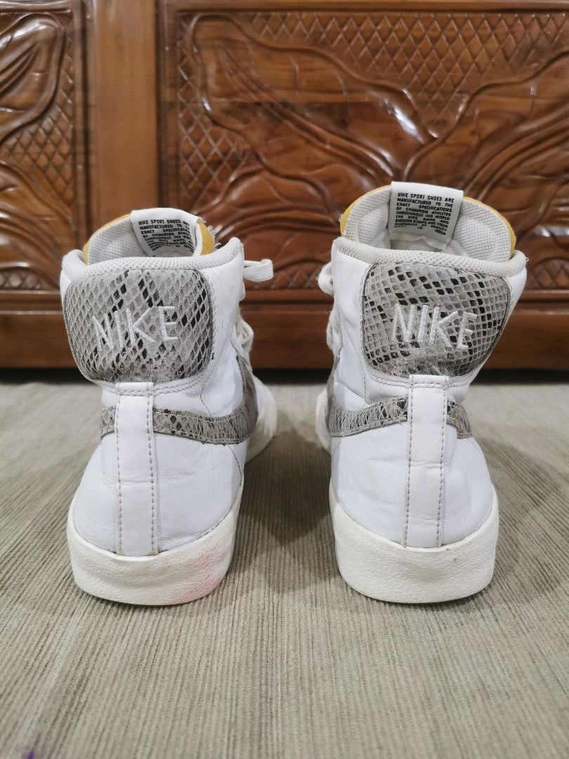 Blazer mid 77 hotsell vintage snakeskin swoosh