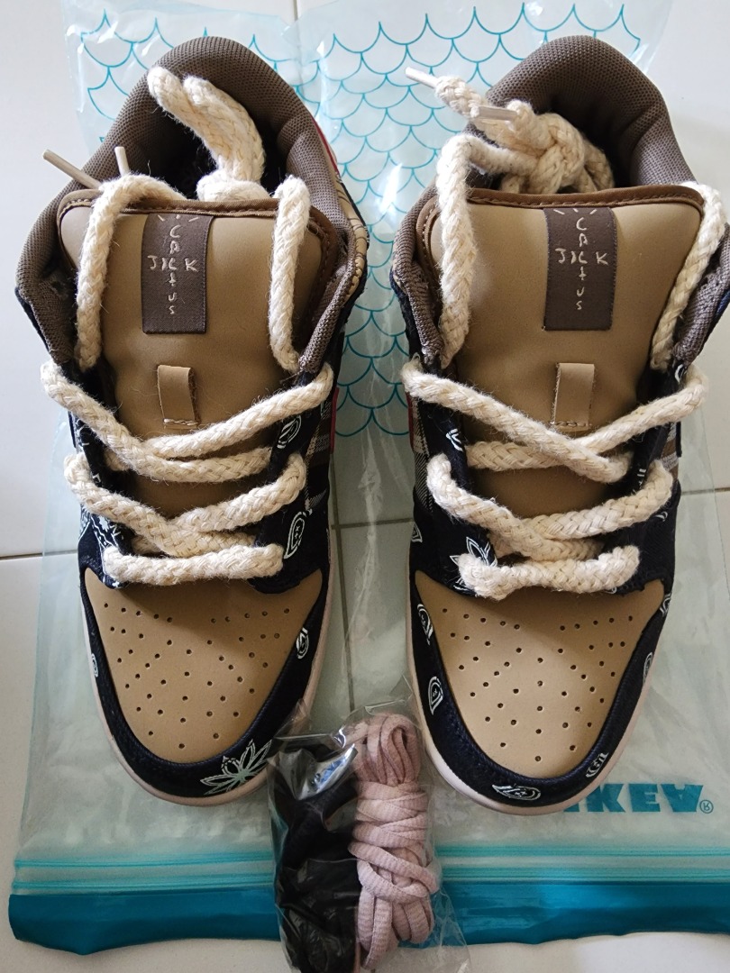 travis scott shoes dunk
