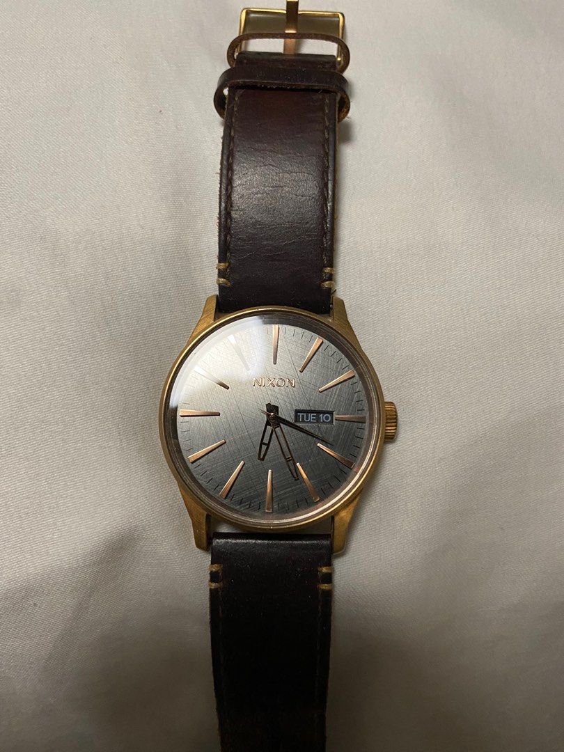Nixon Sentry Leather (Category: Men's Watches) located in Singapore. Submitted by jy.666 (Listing ID 1210553528, Image 2). Description: Nixon Sentry Leather (Gunmetal) lightly used.