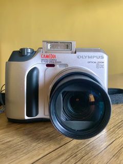Olympus Digital Camera (Camedia C-720)
