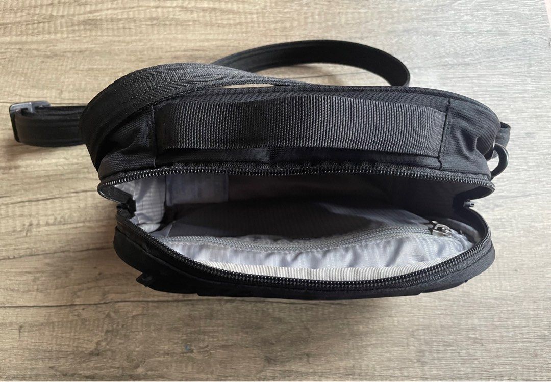 Pacsafe hotsell metrosafe ls140
