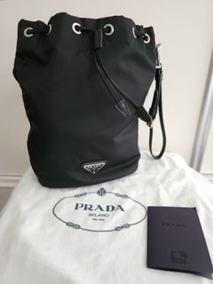 💯AUTHENTIC PRADA TESSUTO NYLON BOAT POCHETTE, Women's Fashion, Bags &  Wallets, Purses & Pouches on Carousell