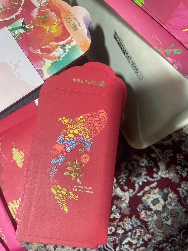 Red Packets on Carousell