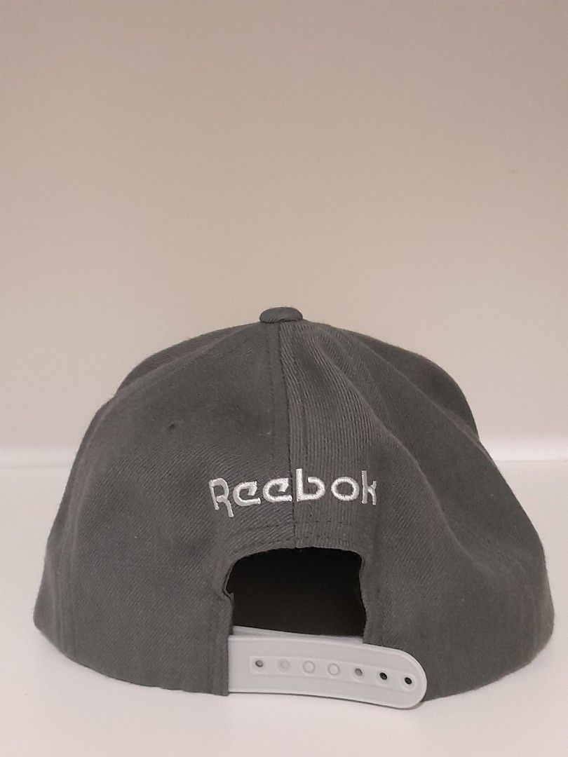 Snapback reebok deals