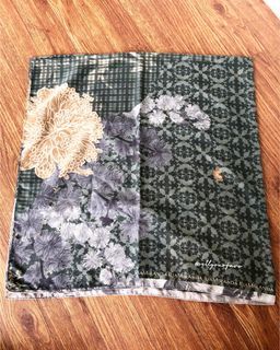 RIA MIRANDA FOBY SCARF
