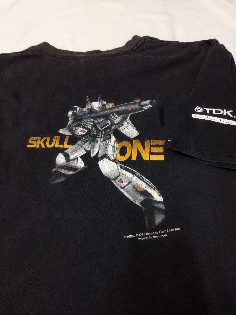 Robotech (Category: Tshirts & Polo Shirts) located in Georgetown. Submitted by hotc4p (Listing ID 1210557604, Image 3). Description: pit 25 length 30 1 pinhole dfod.