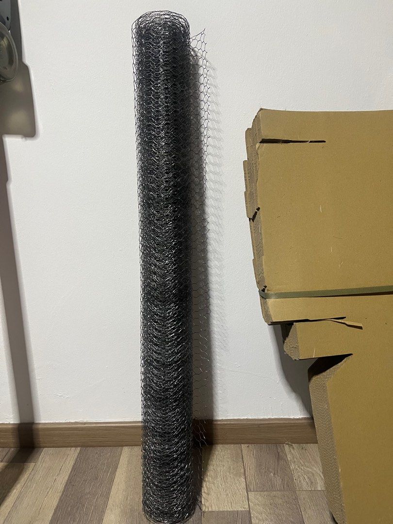 Roll of chicken wire, Furniture & Home Living, Home Improvement